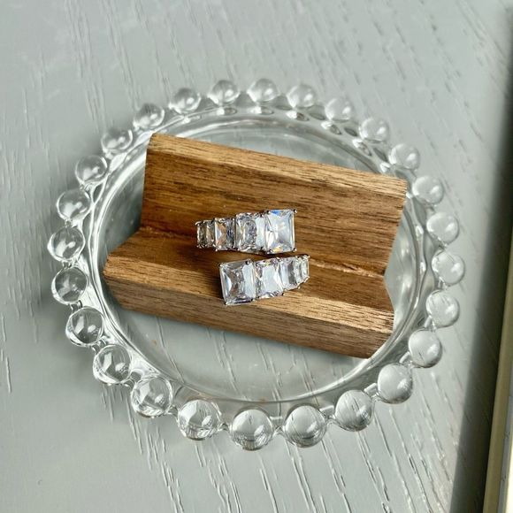 18K White Gold Plated Chunky Diamond CZ Statement Ring - Picture 3 of 3